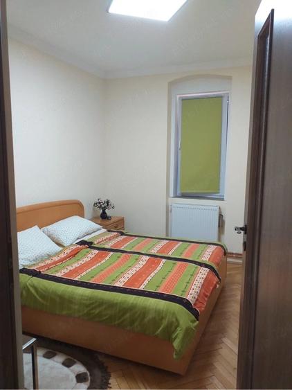 Casă cu Teren 1006 Mp în Diniaș