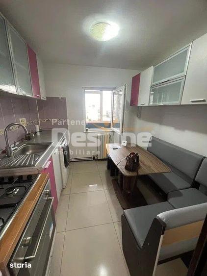 Apartament cu 2 camere, mobilat în Delfinariu