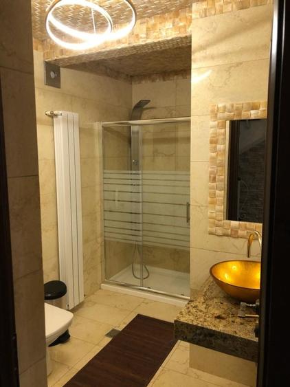 Casă cu 4 camere cu Teren 850 Mp în Central