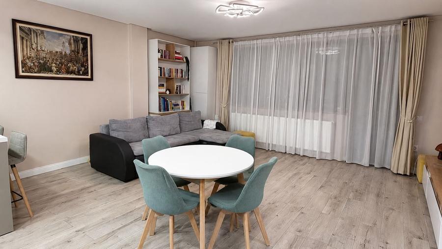 Apartament cu 3 camere semidecomandat, mobilat în Florești