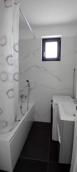 Casă cu 3 camere cu Canalizare în Odăi