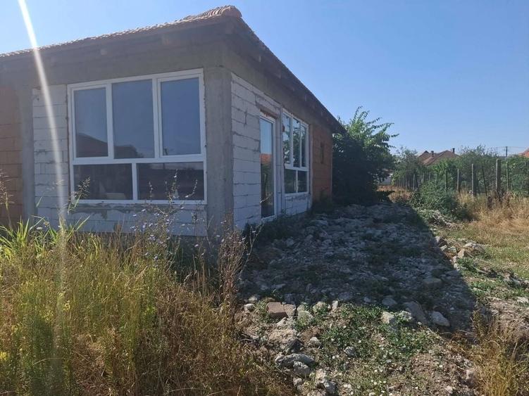 Casă cu 3 camere în Fântânele
