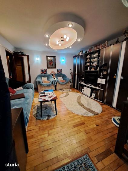Apartament cu 3 camere decomandat în Gării