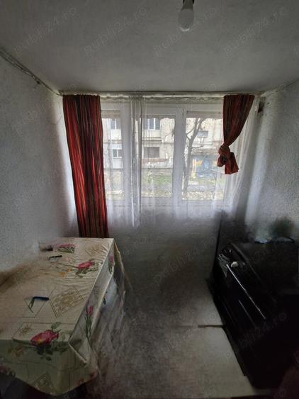 Garsonieră decomandată în Debarcader