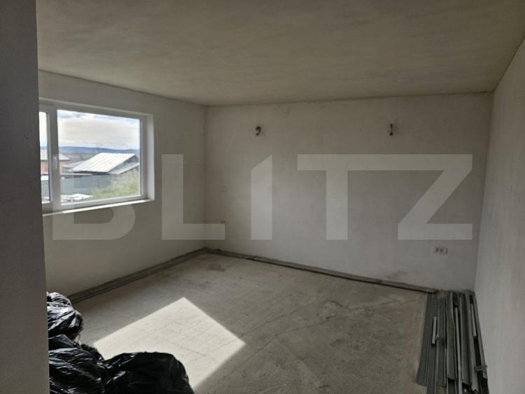 Casă individuală cu 4 camere cu Teren 523 Mp în Brădești