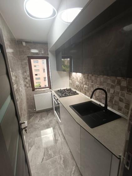 Apartament cu 2 camere semidecomandat, mobilat în Tomis Nord