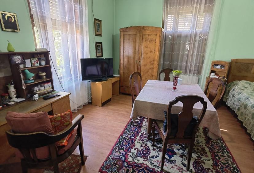 Casă individuală cu 3 camere cu Canalizare în Gurahonț