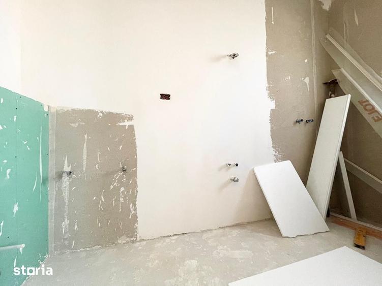 Casă cu 3 camere cu Teren 334 Mp în Berzovia