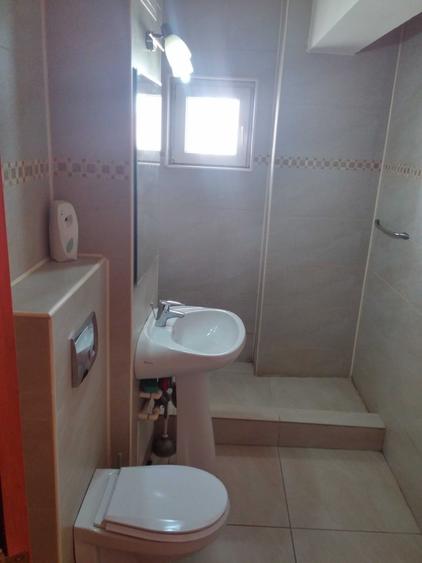Apartament cu 2 camere decomandat în Republicii