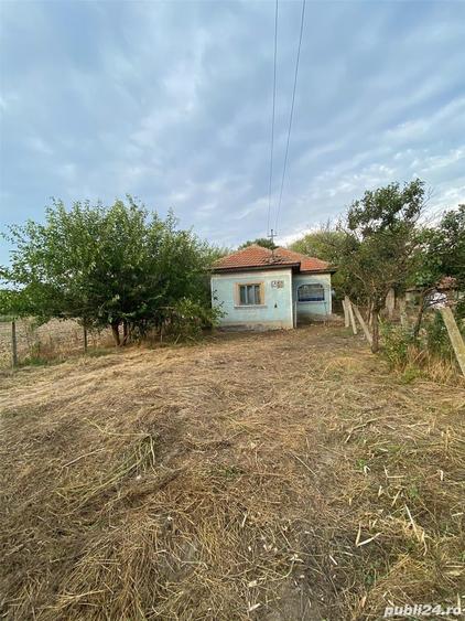 Casă cu 6 camere cu Teren 3400 Mp în Sprâncenata
