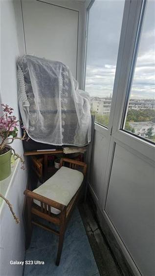 Apartament cu 2 camere semidecomandat în Berceni