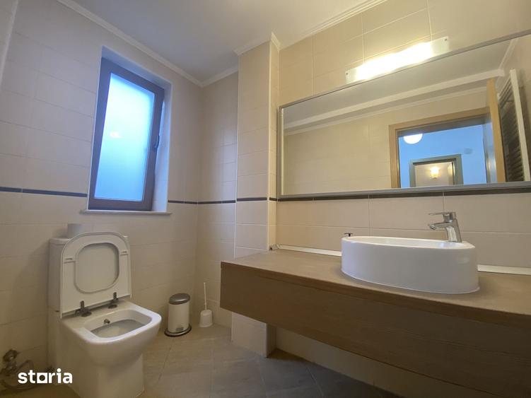 Casă cu 5 camere cu Teren 250 Mp în Central