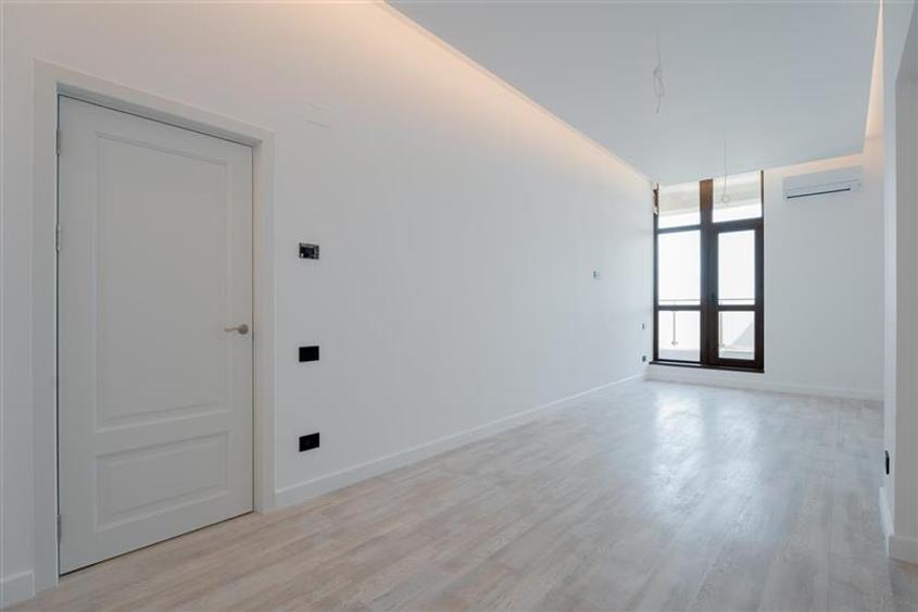 Penthouse cu 3 camere decomandat în Copou