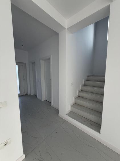 Casă cu 4 camere în Remetea Mare