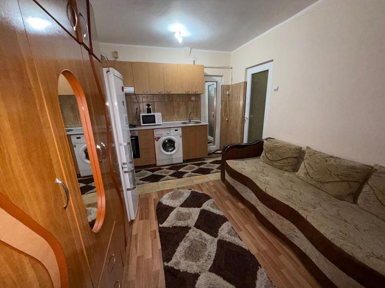 Apartament cu 2 camere semidecomandat, mobilat în Micro 19