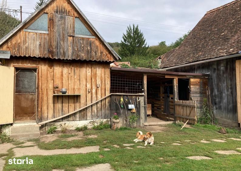 Casă cu 2 camere decomandat cu Teren 1400 Mp în Vânători