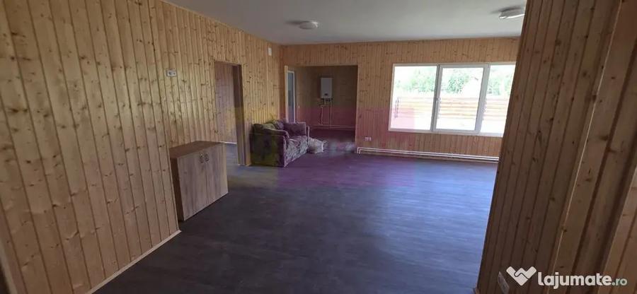 Casă cu 4 camere cu Teren 1001 Mp în Brebu