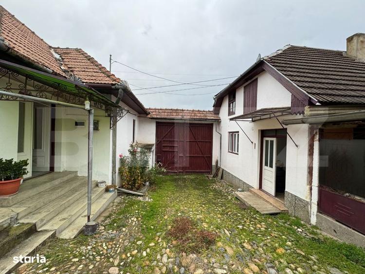 Casă cu 4 camere în Răhău