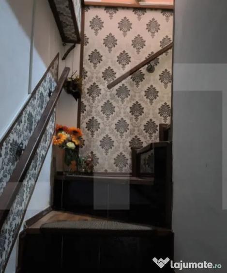 Casă cu 6 camere cu Teren 400 Mp în Central