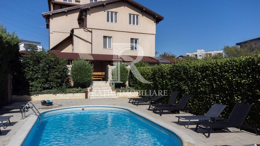 Casă individuală cu 18 camere cu Piscina în Sânmartin