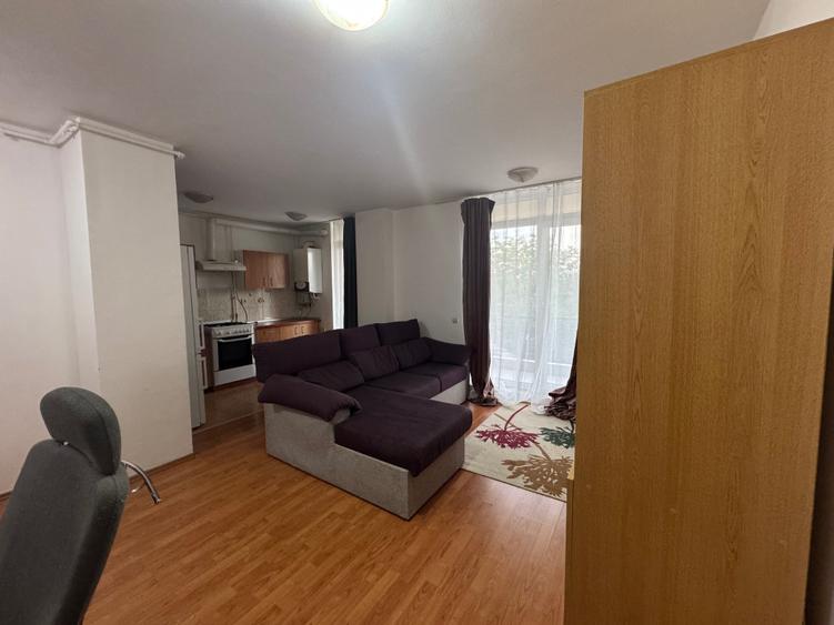 Apartament cu 2 camere semidecomandat în Borhanci