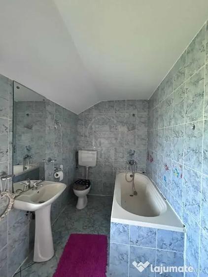 Casă cu 4 camere cu Teren 100 Mp în Florești