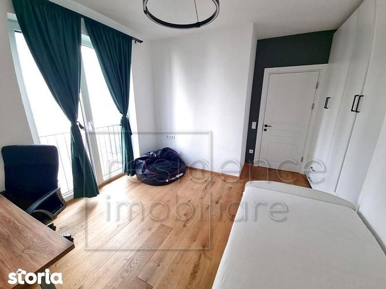 Apartament cu 4 camere semidecomandat, mobilat în Europa