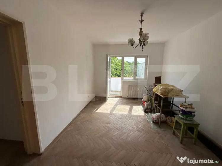 Apartament cu 3 camere semidecomandat în Nord