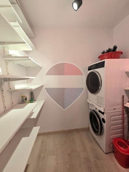 Apartament cu 3 camere decomandat, mobilat în Central