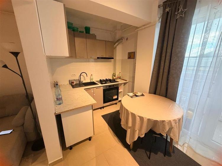 Apartament cu 2 camere decomandat în Aeroport