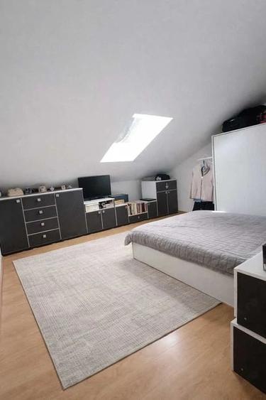 Apartament cu 3 camere semidecomandat în Braytim