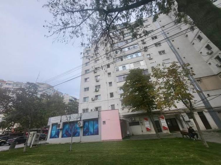Apartament cu 4 camere decomandat în Central