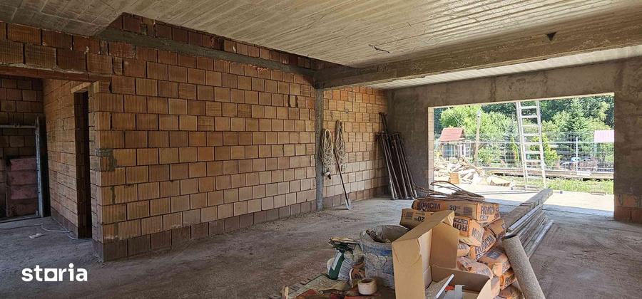 Casă cu 3 camere cu Teren 566 Mp în Corunca