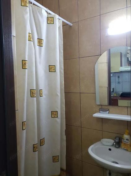 Garsonieră decomandată în Central