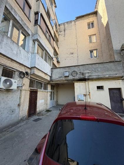 Apartament cu 3 camere decomandat, mobilat în Central