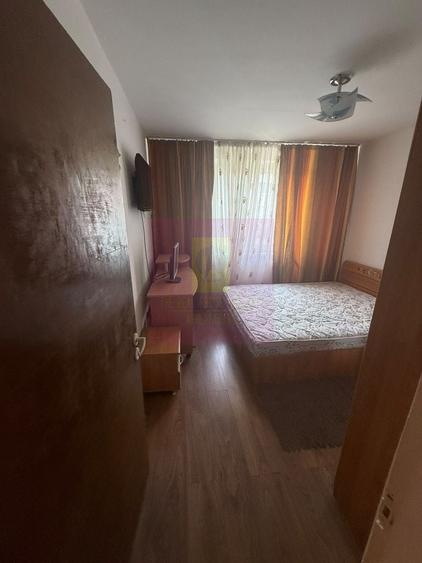 Apartament cu 3 camere decomandat în Crângași