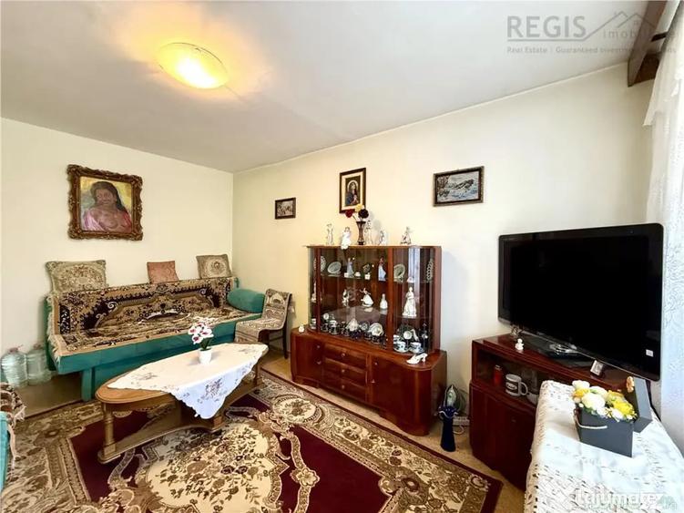 Apartament cu 3 camere semidecomandat în Astra