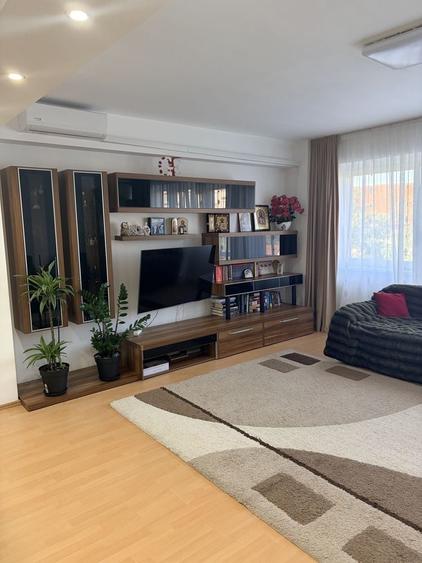 Apartament cu 2 camere decomandat în Iosia
