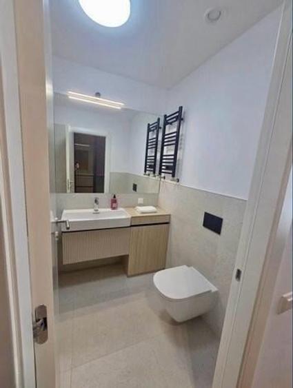 Apartament cu 3 camere semidecomandat în Floreasca