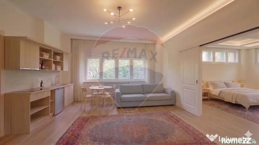 Apartament cu 3 camere semidecomandat în Calea Victoriei
