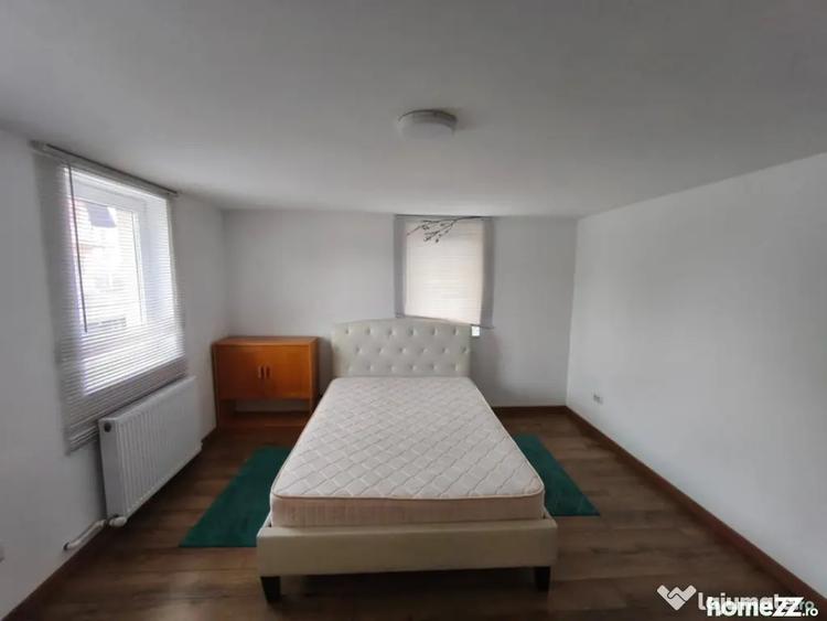 Casă cu 5 camere cu Teren 500 Mp în Central