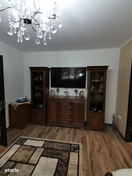 Apartament cu 3 camere în Tomis I