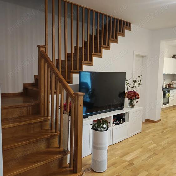 Casă cu 4 camere cu Teren 220 Mp în Dumbrăvița