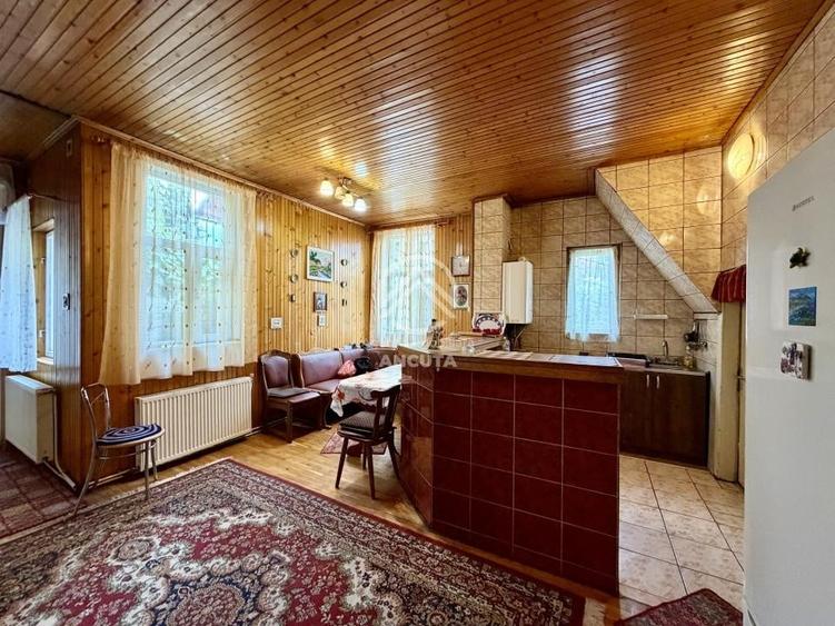 Casă cu 5 camere cu Canalizare în Dâmbul Rotund