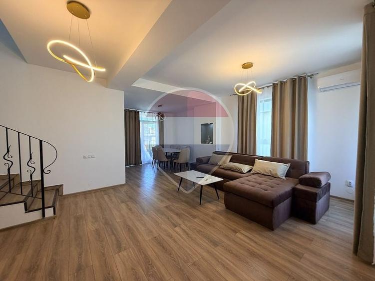Casă individuală cu 4 camere cu Teren 300 Mp în Central