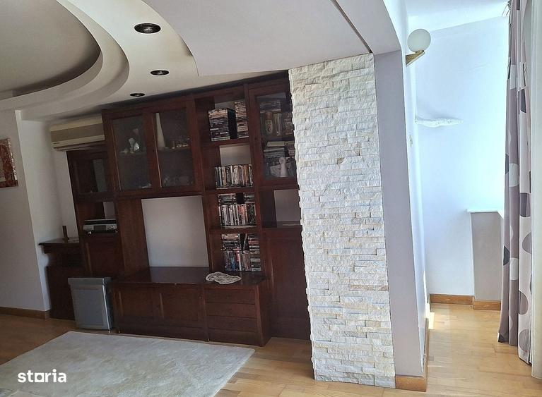Apartament cu 3 camere decomandat în Târgu Cucu