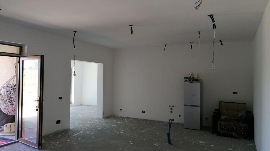 Casă cu 3 camere în Central