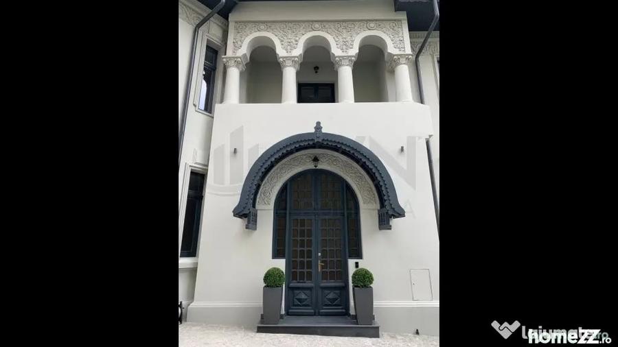 Casă cu 7 camere cu Teren 474 Mp în Lahovari