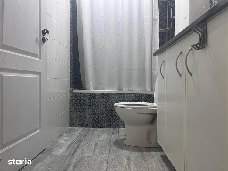 Apartament cu 3 camere decomandat în Micro 4