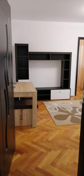 Apartament cu 2 camere semidecomandat în Budiu Mic